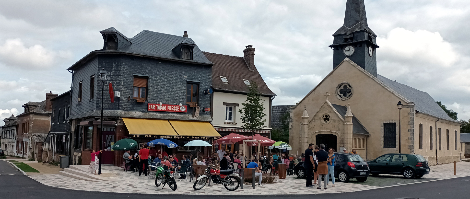 L'aménagement de la place de Boissey-le-Châtel : une place plus grande pour le café du commerce